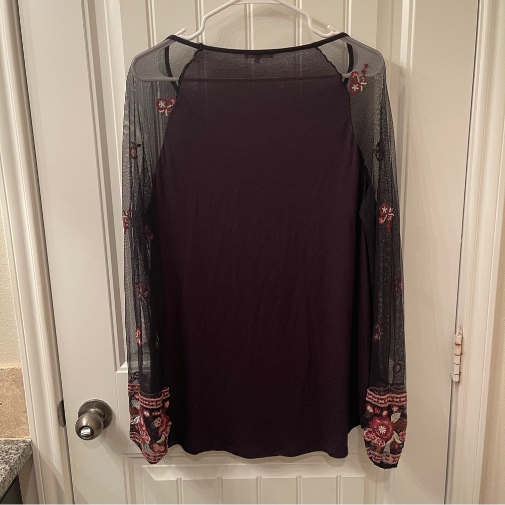 Maurices Women’s XL Black & Burgundy Rose Embroidered Floral Sheer Sleeve Blouse - Picture 4 of 12